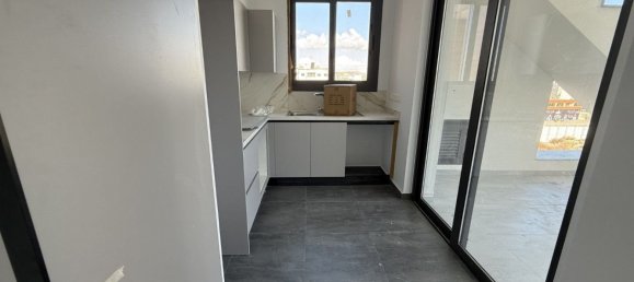 2 bedrooms Apartment in Larnaca, Cyprus No. 5175 12