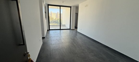 2 bedrooms Apartment in Larnaca, Cyprus No. 5175 14
