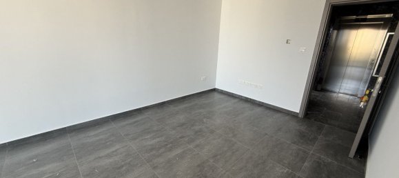 2 bedrooms Apartment in Larnaca, Cyprus No. 5175 13