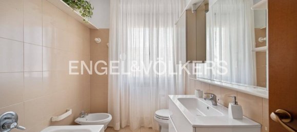 Apartamento de 3 dormitorios en Legnano, Italy No. 131075 18