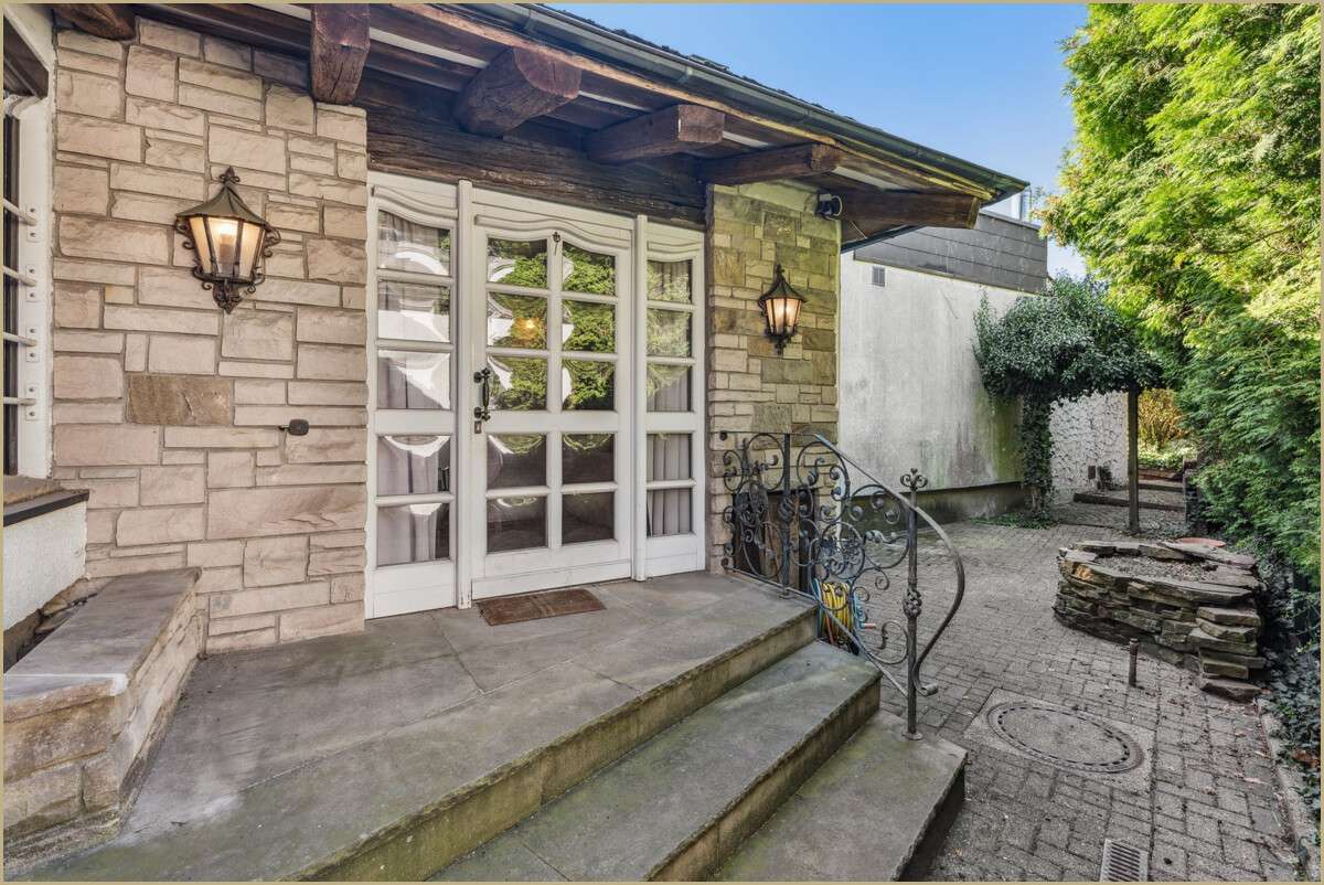 2 bedrooms House in Essen, Germany No. 318485