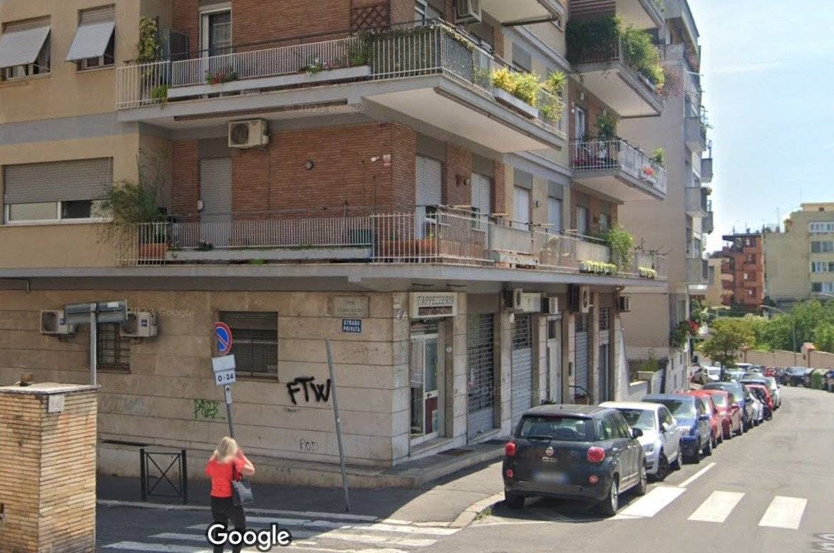  Commercial property in Rome, Italy No. 115659