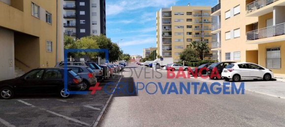 4 bedrooms Apartment in Barreiro, Portugal No. 92232 8