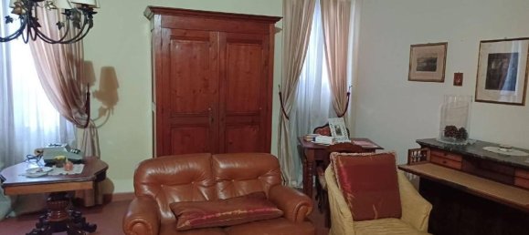 9 rooms House in Agliana, Italy No. 129142 4