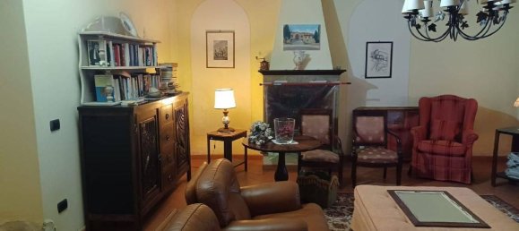 9 rooms House in Agliana, Italy No. 129142 6