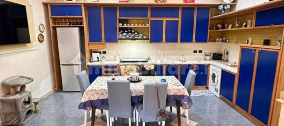 3 bedrooms Apartment in Naples, Italy No. 342004 2