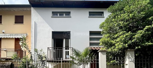 5 rooms Villa in Lecco, Italy No. 8032 5