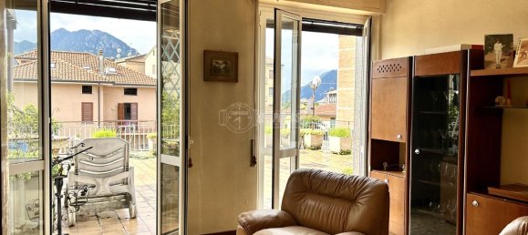 5 rooms Villa in Lecco, Italy No. 8032 11