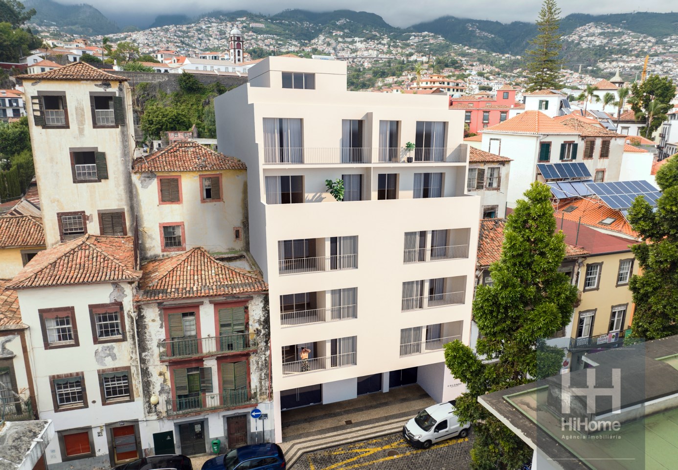 578m² Commercial property in Funchal, Portugal No. 83460