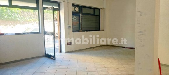 1-salle Propriété commerciale à Rome, Italy No. 50120 4