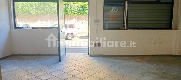 1-salle Propriété commerciale à Rome, Italy No. 50120 5