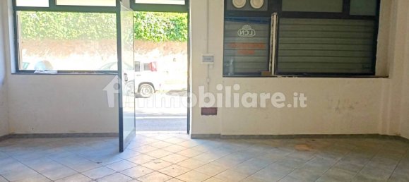 1-salle Propriété commerciale à Rome, Italy No. 50120 6