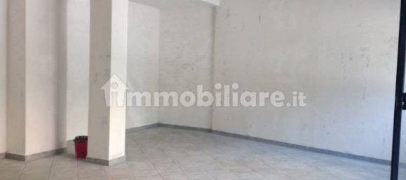 1-salle Propriété commerciale à Rome, Italy No. 50120 12