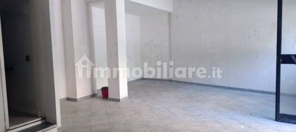 1-salle Propriété commerciale à Rome, Italy No. 50120 11