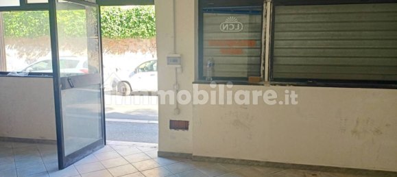 1-salle Propriété commerciale à Rome, Italy No. 50120 7