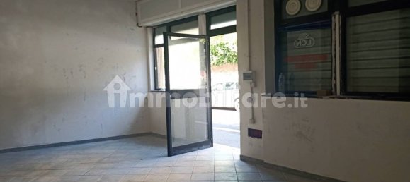 1-salle Propriété commerciale à Rome, Italy No. 50120 10