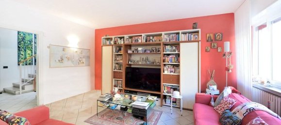 Дом с 4 комнатами в Виджевано, Италия № 25723 18