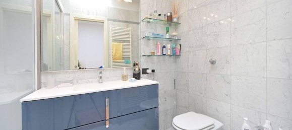 Дом с 4 комнатами в Виджевано, Италия № 25723 6