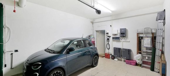 Дом с 4 комнатами в Виджевано, Италия № 25723 8