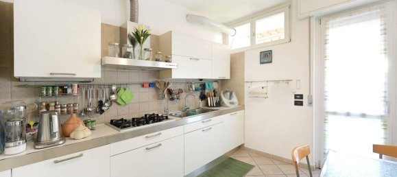 Дом с 4 комнатами в Виджевано, Италия № 25723 13