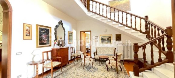 6 bedrooms Villa in Carrara, Italy No. 215039 31