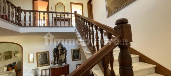 6 bedrooms Villa in Carrara, Italy No. 215039 3