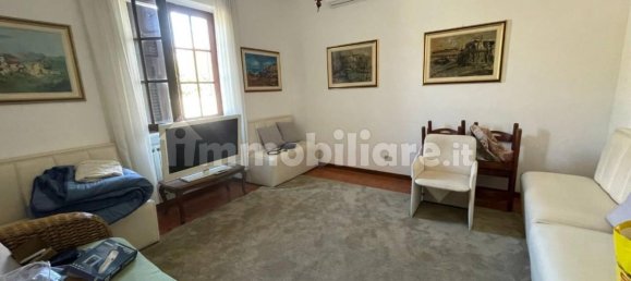 6 bedrooms Villa in Carrara, Italy No. 215039 6