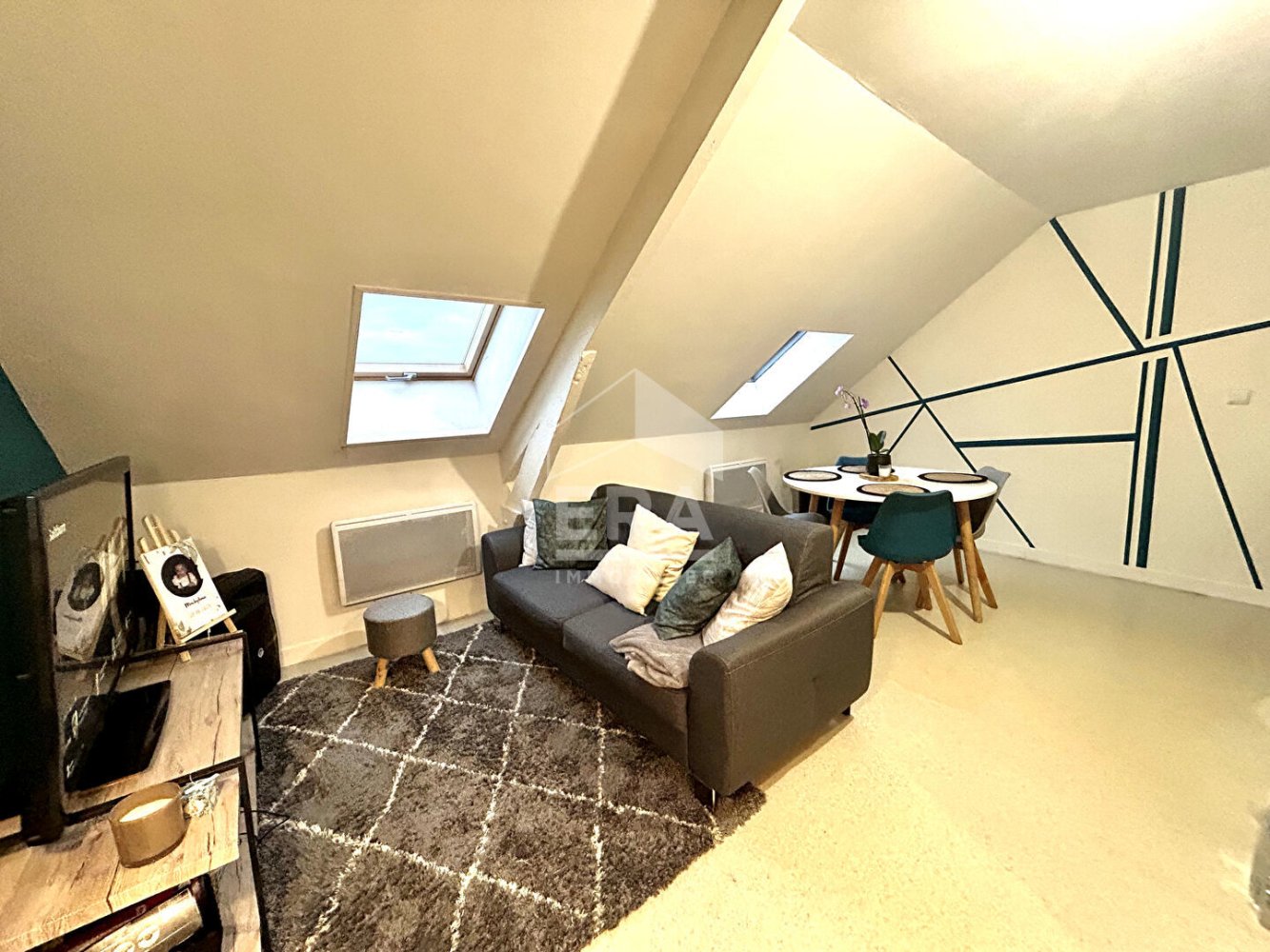 Edificio de 3 dormitorios en Calais, France No. 92122