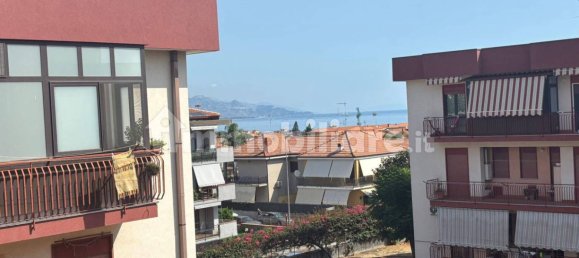 Apartamento de 3 dormitorios en Riposto, Italy No. 360356 27