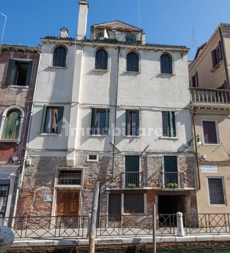2 bedrooms Apartment in Venice, Italy No. 358566