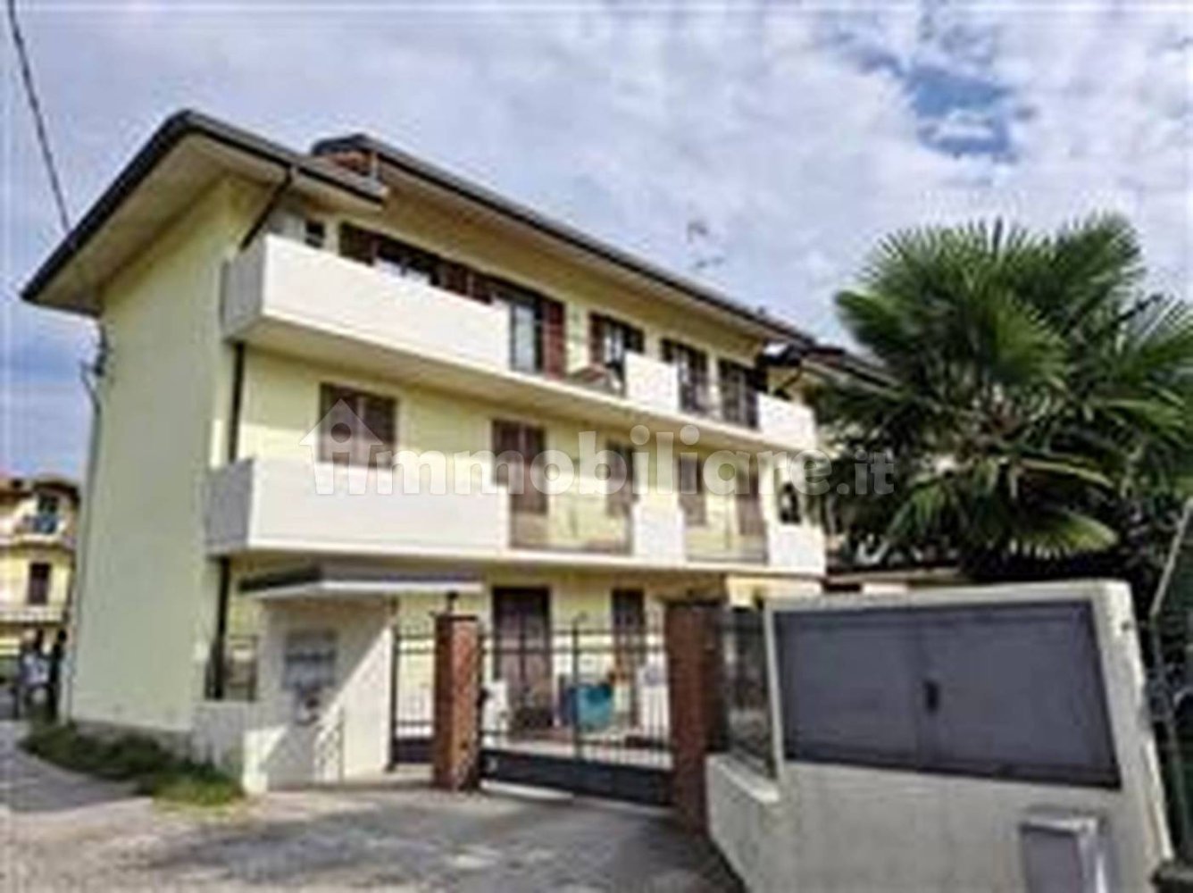 2 غرف نوم شقة في Arsago Seprio, Italy رقم 3191