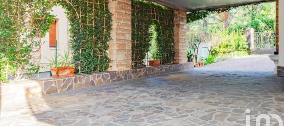 4 chambres Villa à Veduggio con Colzano, Italy No. 194776 33