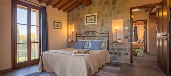 Villa de 4 dormitorios en Peccioli, Italy No. 160131 13