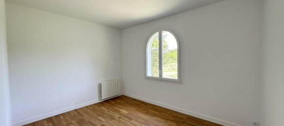 Casa de 3 dormitorios en Chateauneuf-sur-Loire, France No. 60389 10