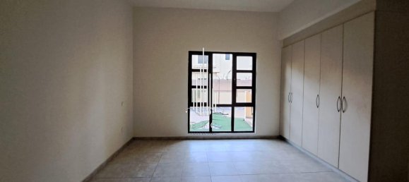 4 bedrooms Villa in Sas Al Nakheel, UAE No. 39964 6