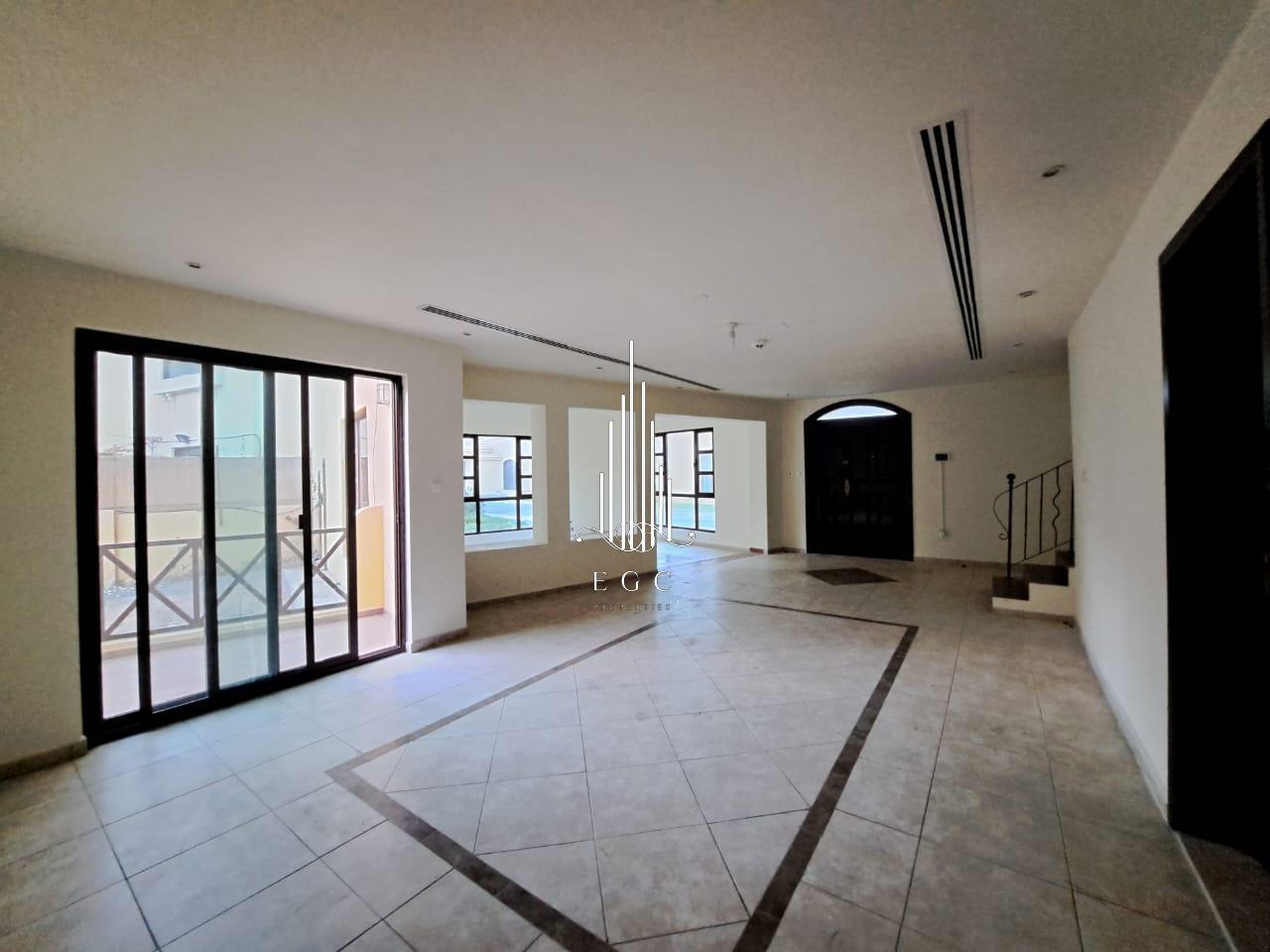 4 bedrooms Villa in Sas Al Nakheel, UAE No. 39964