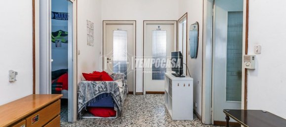 3-salle Appartement à Milan, Italy No. 250711 11