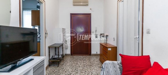3-salle Appartement à Milan, Italy No. 250711 10