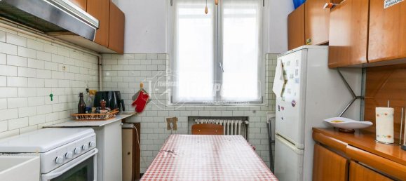 3-salle Appartement à Milan, Italy No. 250711 2