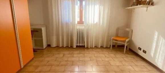 5 rooms Apartment in Montespertoli, Italy No. 3070 11