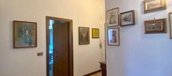 5 rooms Apartment in Montespertoli, Italy No. 3070 10