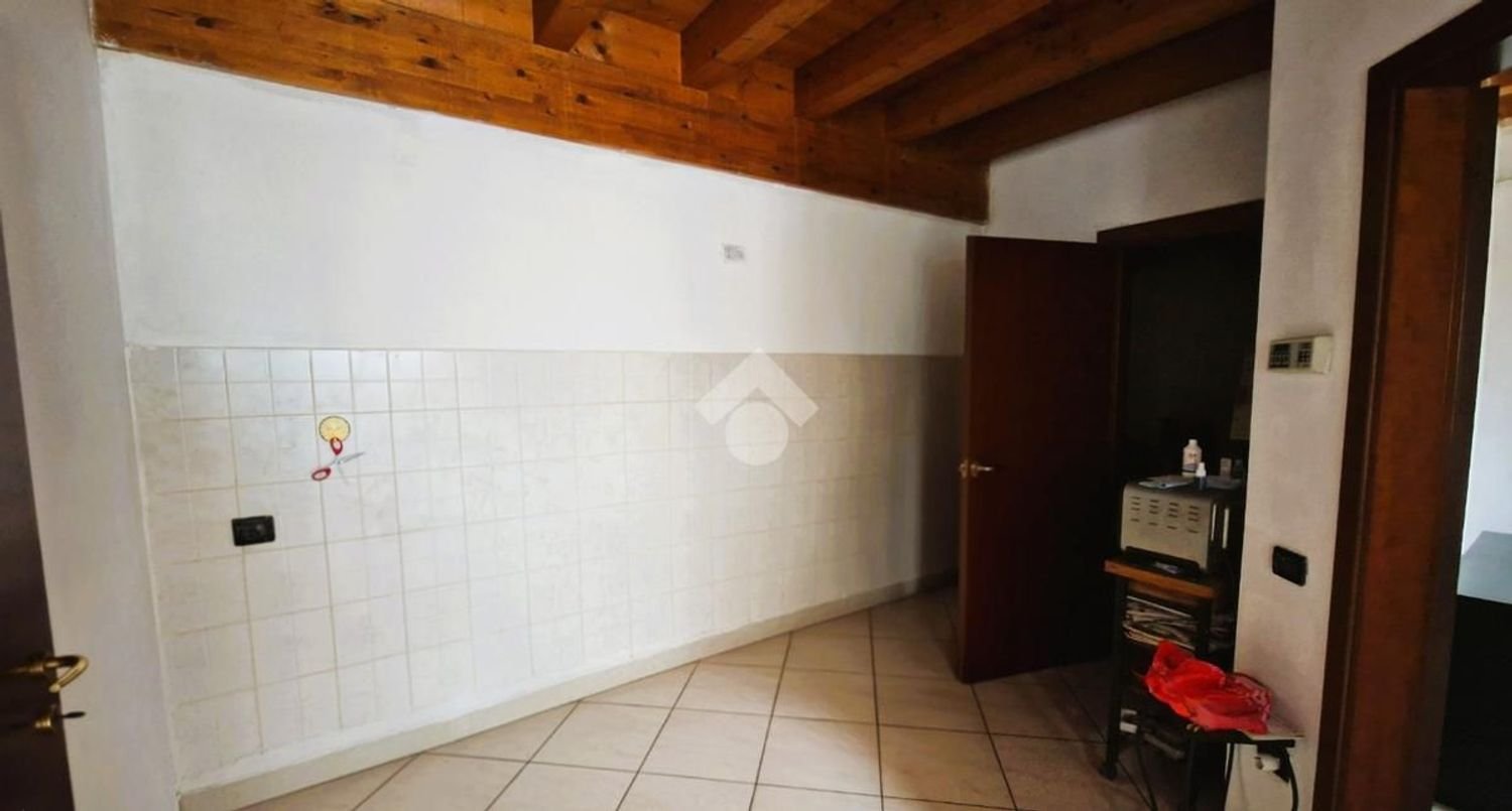 Квартира с 2 спальнями в Кастель Гоффредо, Италия № 359704