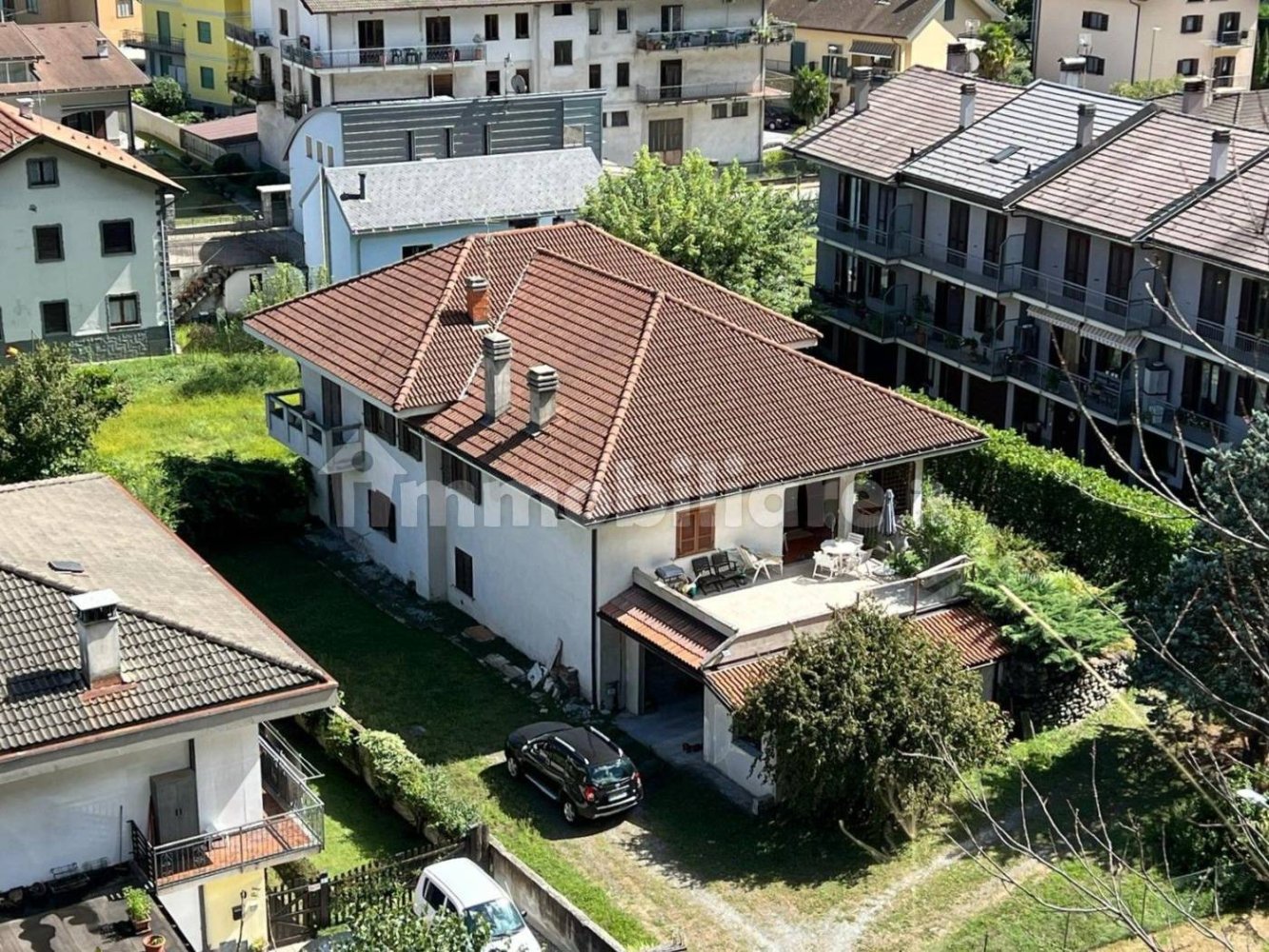 3 bedrooms Villa in Crevoladossola, Italy No. 315175