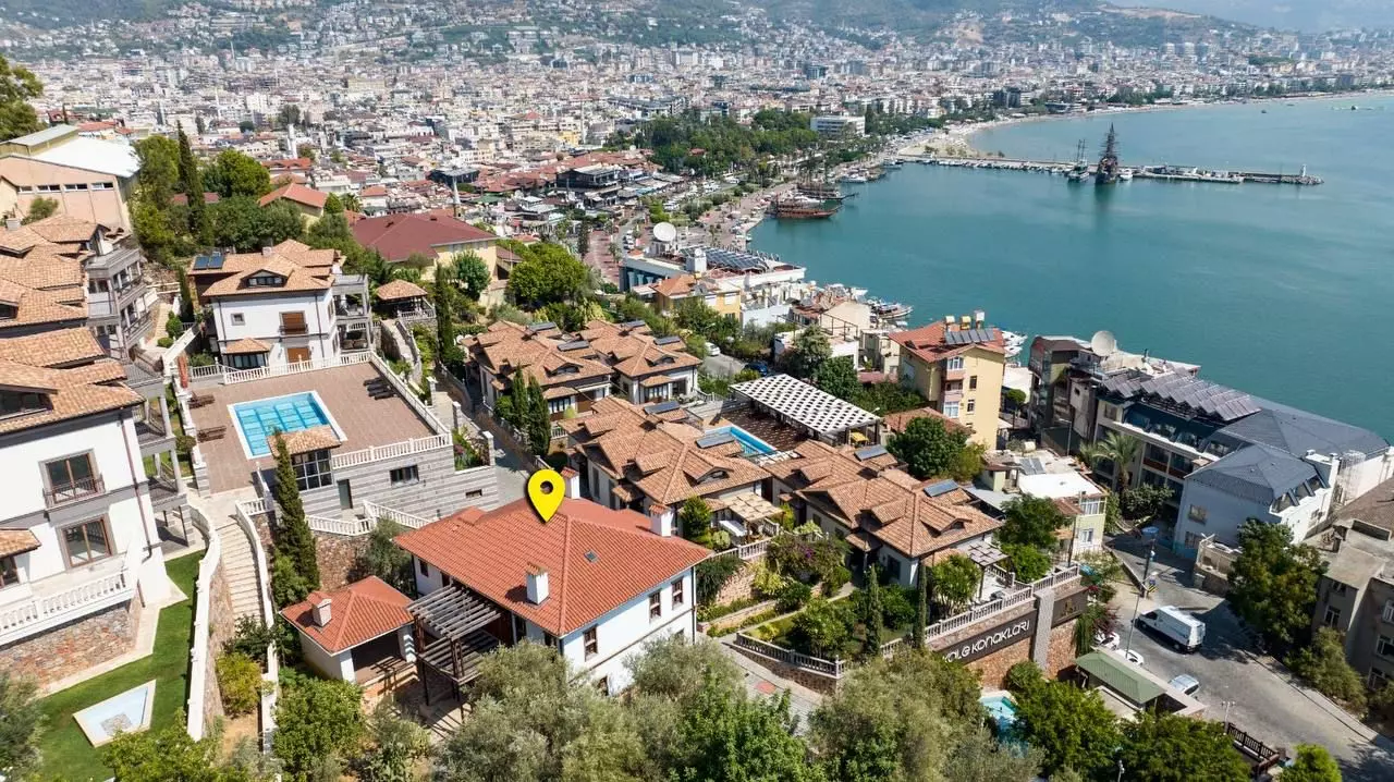 9 rooms Villa in Alanya, Turkey No. 22540
