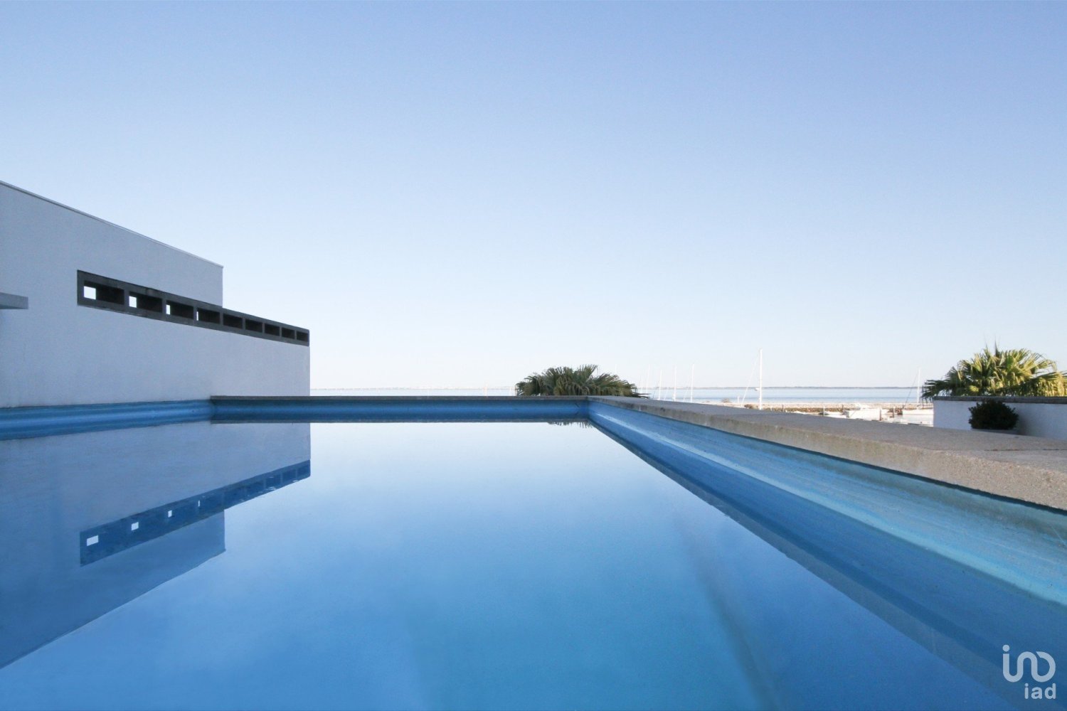 3 bedrooms Apartment in Lisbon, Portugal No. 94039