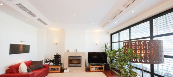 3 bedrooms Apartment in Lisbon, Portugal No. 94039 2