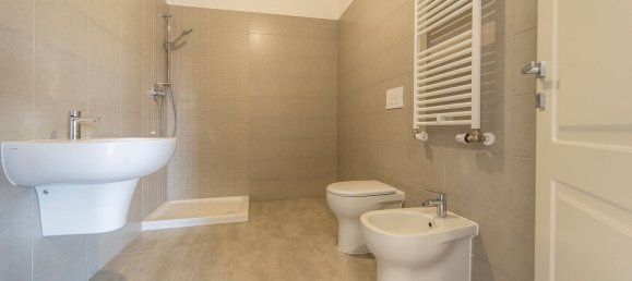 Apartamento de 3 divisões em Ciampino, Italy N.º 33632 9