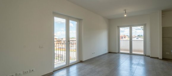 Apartamento de 3 divisões em Ciampino, Italy N.º 33632 4