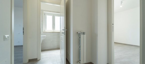 Apartamento de 3 divisões em Ciampino, Italy N.º 33632 12