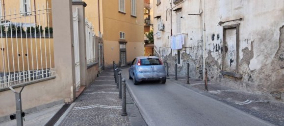 16m² Garage in Portici, Italy No. 354354 2